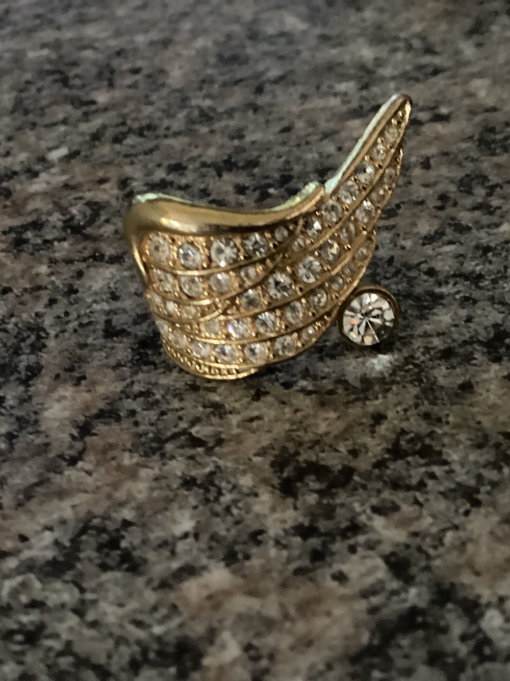 Wing ring with stones..engraved see photos